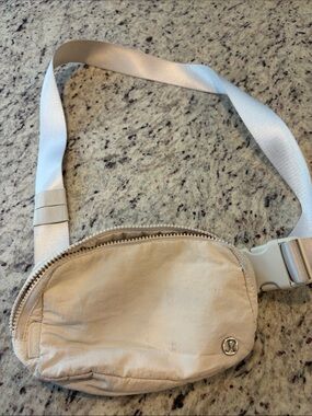 lululemon athletica Beige/Tan Crossbody Belt Bag